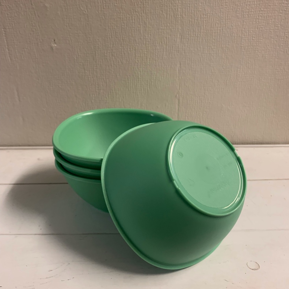 Tupperware Legacy Reheatable Small Bowl Set-Basil - Picture 3 of 5